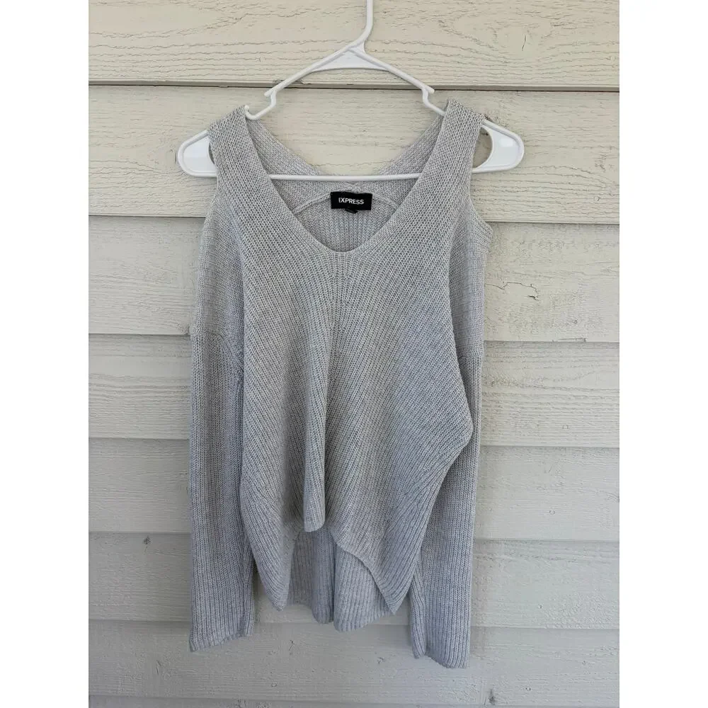 Express Gray Cold Shoulder Knit Sweater V Neck Lightweight Pullover XS - Picture 2 of 4